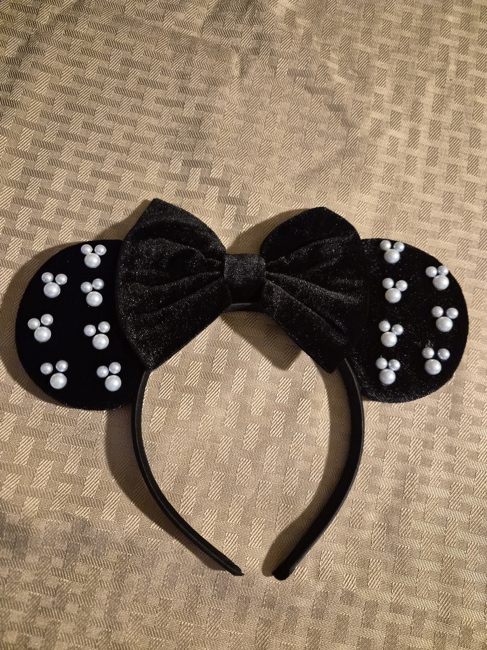 Black Velvet Pearl Minnie Ear Headband for Kids